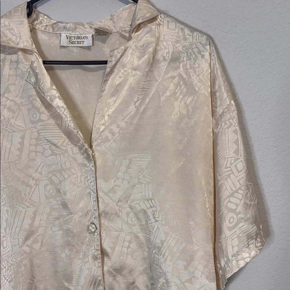 Vintage Victorias Secret size small Cream Short Sleeve Button-Up pajama Shirt